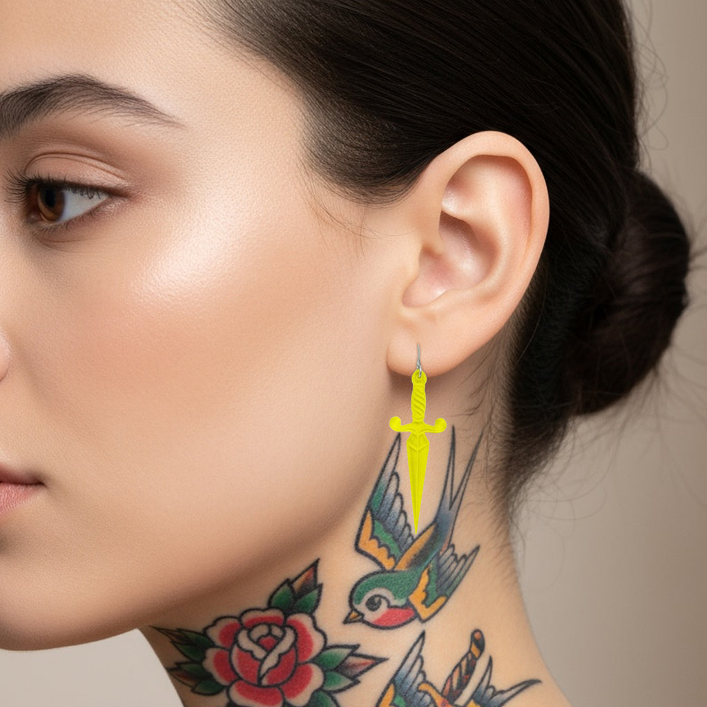 Tattoo Flash Dolk Oorbel