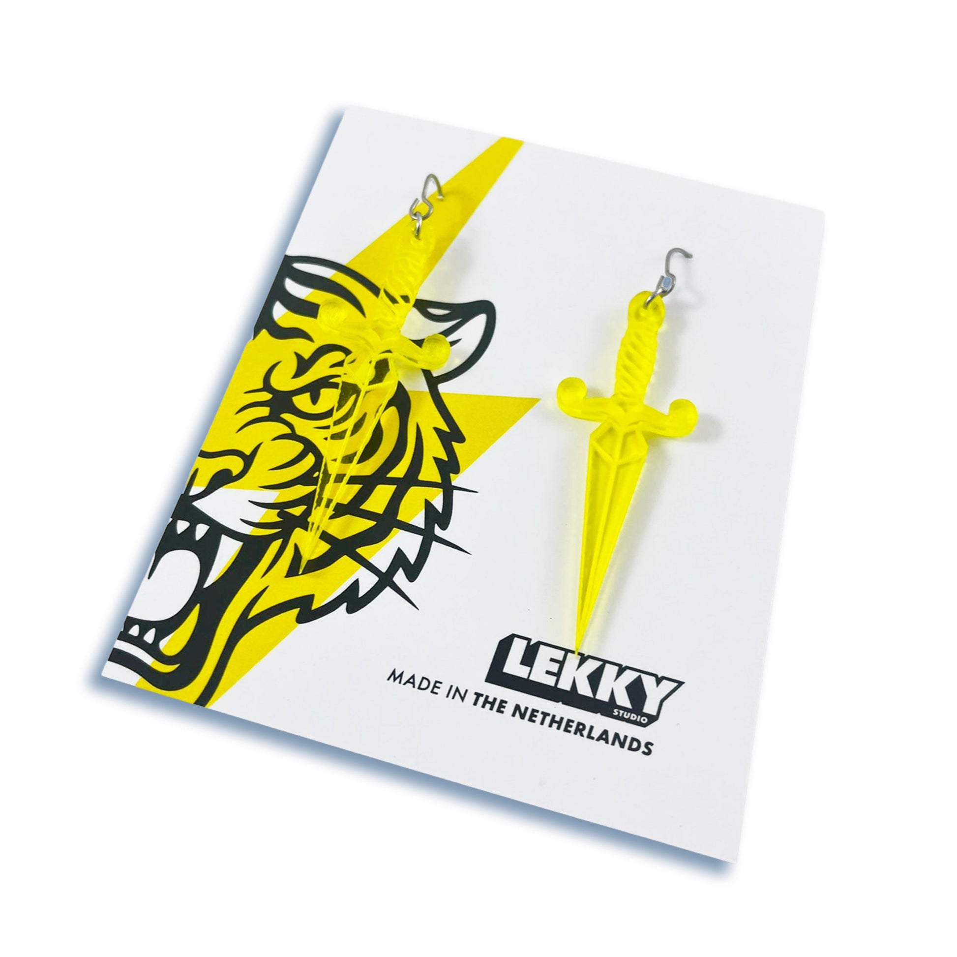 Handgemaakte gele acryl dolk oorbellen in blister