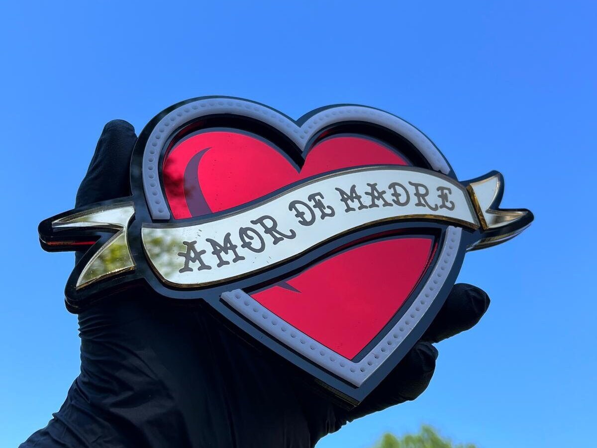 Mirror Heart Tattoo – Old School Wall Art, Unique Acrylic Decor, Retro Home Decor, Handmade Gift, Mother’s Love, Custom Engraving