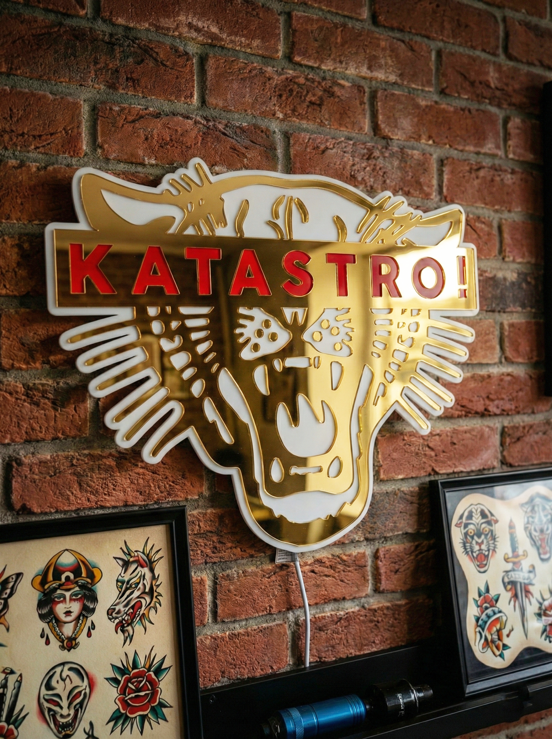Katastro! Andy Chavez Tribute Lamp | Handgemaakte Panter Wandlamp