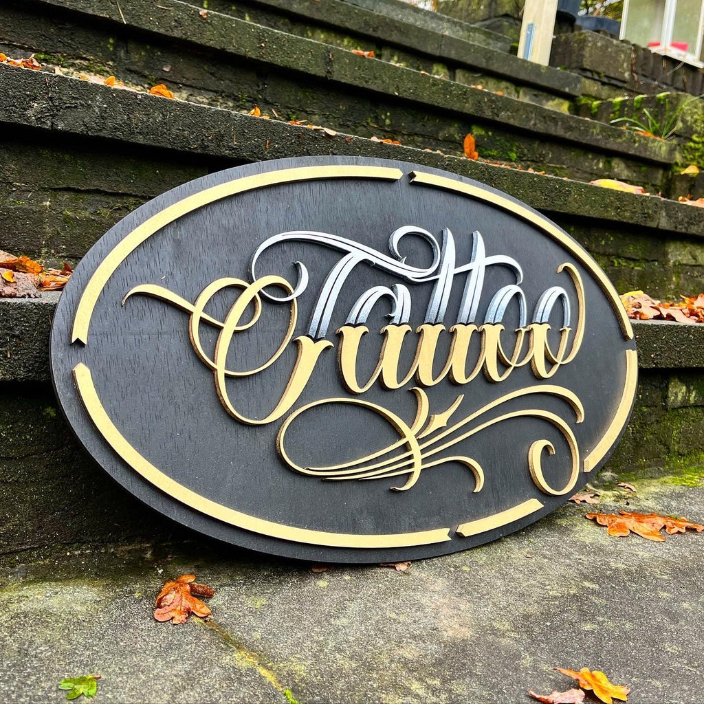 Handgemaakt houten El Clásico Tattoo Sign door Lekky Studio in Twente